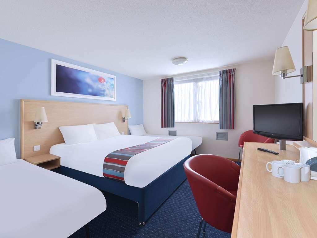 Travelodge Dundee Central Hotel Szoba fotó